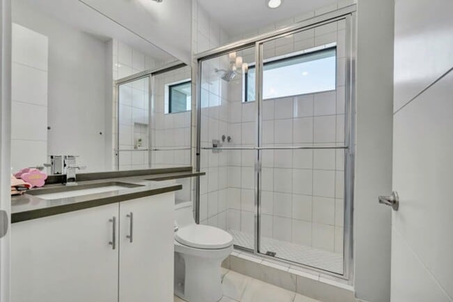 Building Photo - 17081 Five Waters Ave