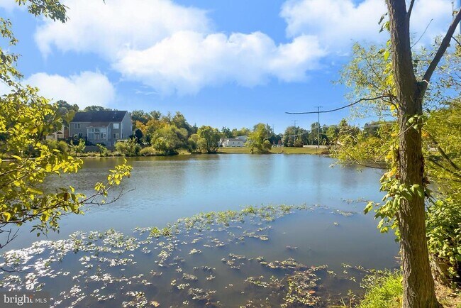 Building Photo - 2410 Dakota Lakes Dr