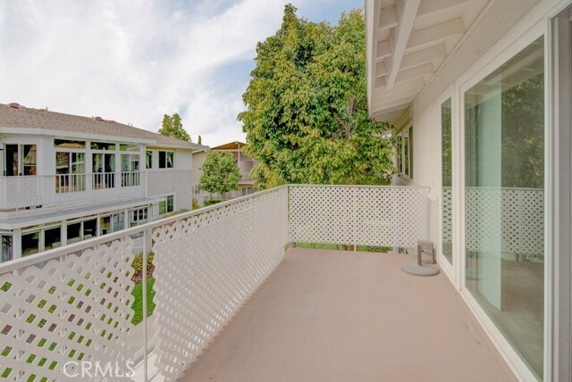 Building Photo - 328 Avenida Carmel