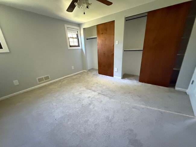 Building Photo - Luxury 3-Bedroom, 1-Bathroom House in Broo...