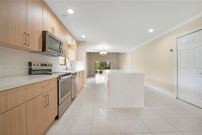 Building Photo - 3719 Estepona Ave