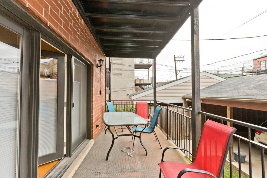 Building Photo - 2414 W Moffat St