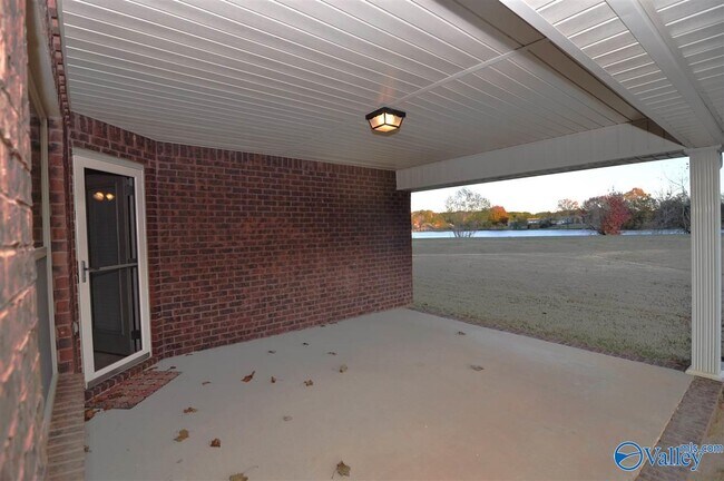 Building Photo - 276 Village Springs Dr