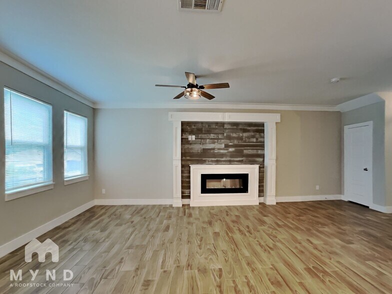Building Photo - 5517 Van Horn Dr