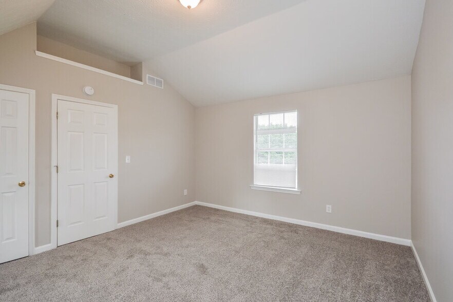 Building Photo - 95 Hazelhurst Dr