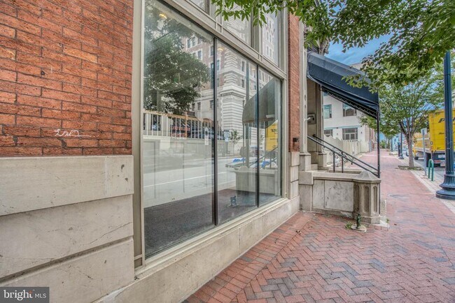 Building Photo - 1018 N Charles St