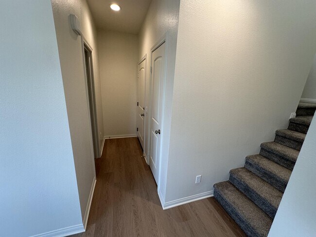 Building Photo - 2262 W Mill St