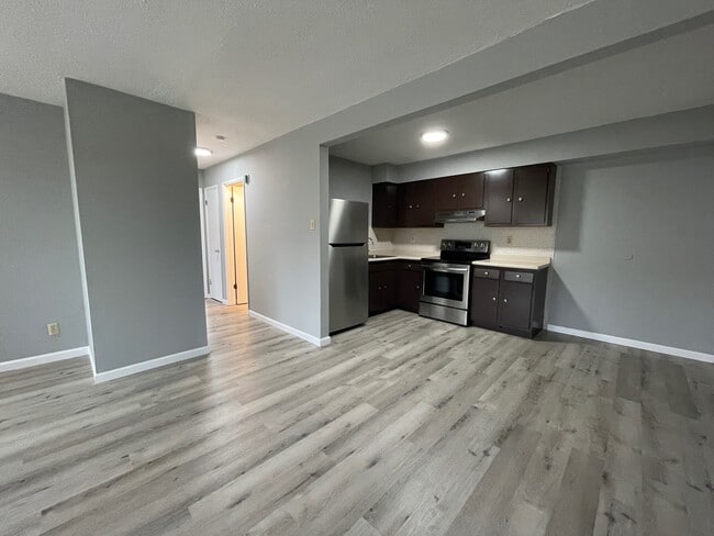 Building Photo - Morganford Plaza Apartments