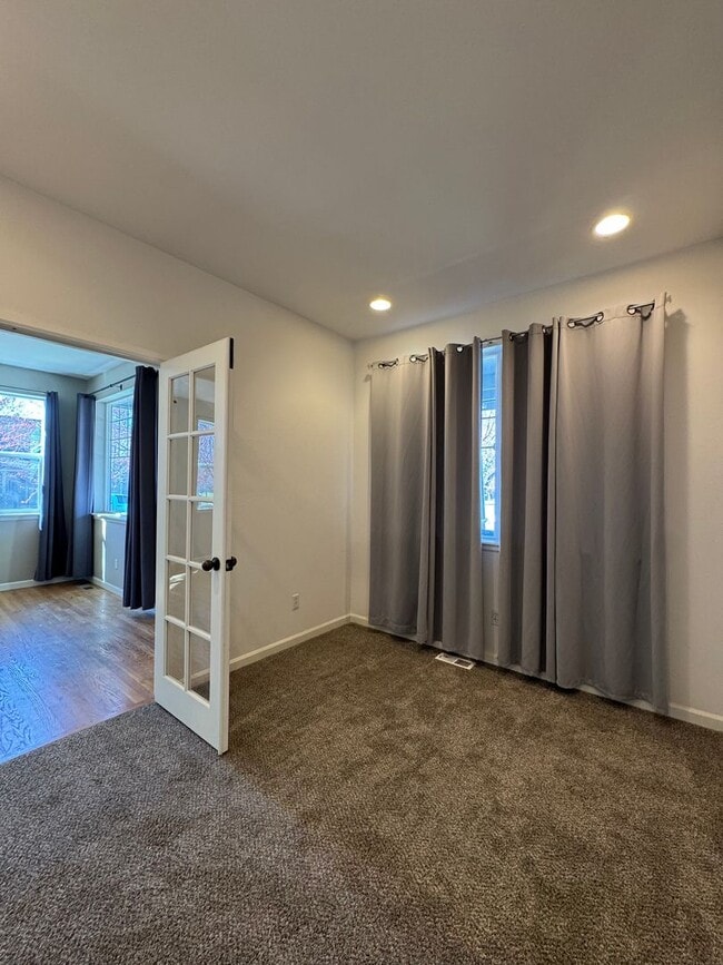 Building Photo - Rare Wheaton Ct Availability