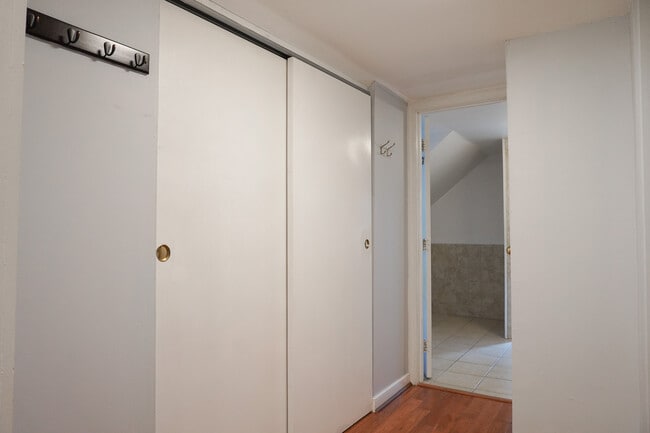 Building Photo - 1004 Baywood Ct