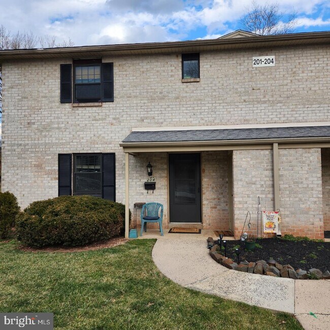 Building Photo - 204 Providence Forge Rd