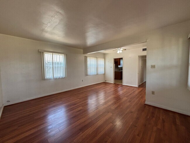 Building Photo - Glenoaks, 625-633 1/2