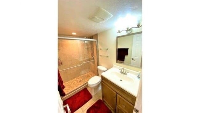 Recently remodled bath shower - 7801 Ridgewood Ave
