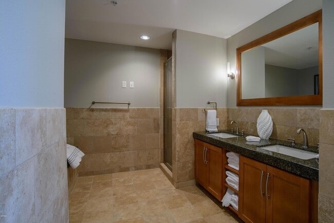 Building Photo - 2060 Beach Blvd