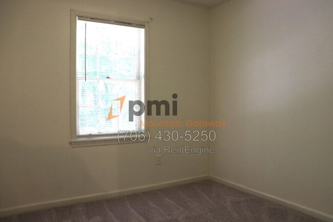 Building Photo - 48 Primrose Dr