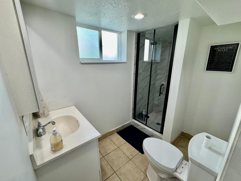 Building Photo - 440 E Garfield Ave