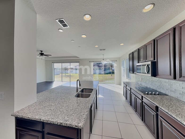 Building Photo - 5405 Manchester Dr