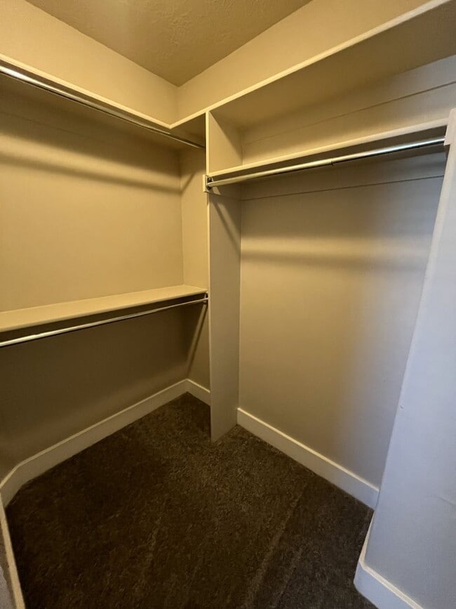 Building Photo - Mayfield - 2310