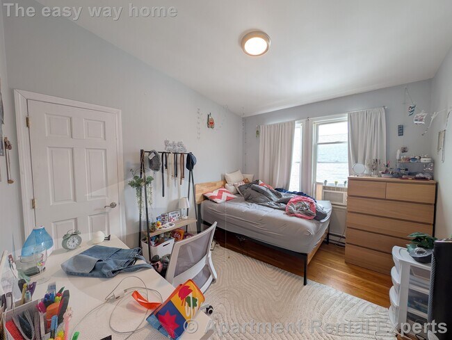 Building Photo - 16 Curtis Ave