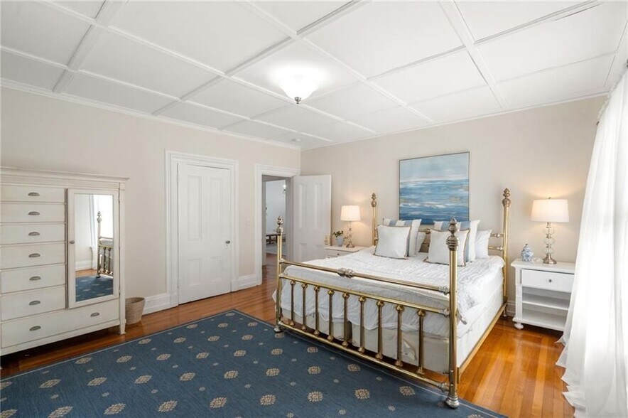 Building Photo - 42 Mann Ave