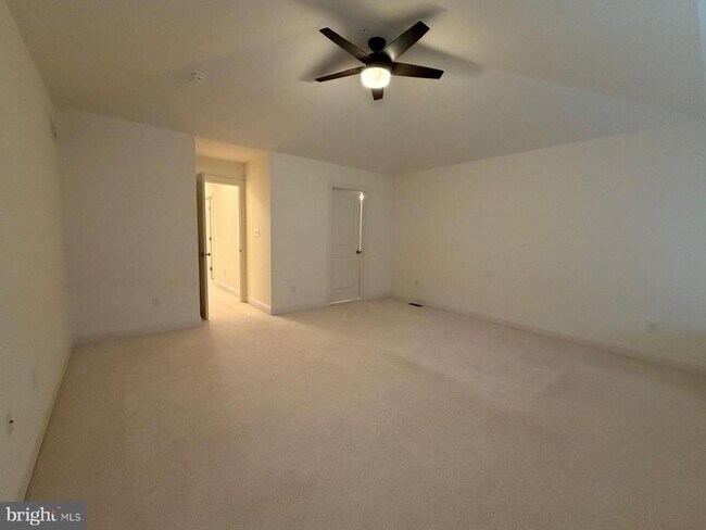 Building Photo - 105 Larrabee Wy