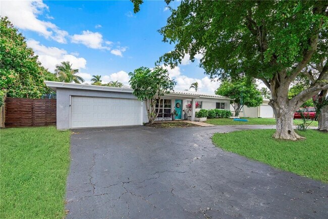 Building Photo - 1949 Windward Dr