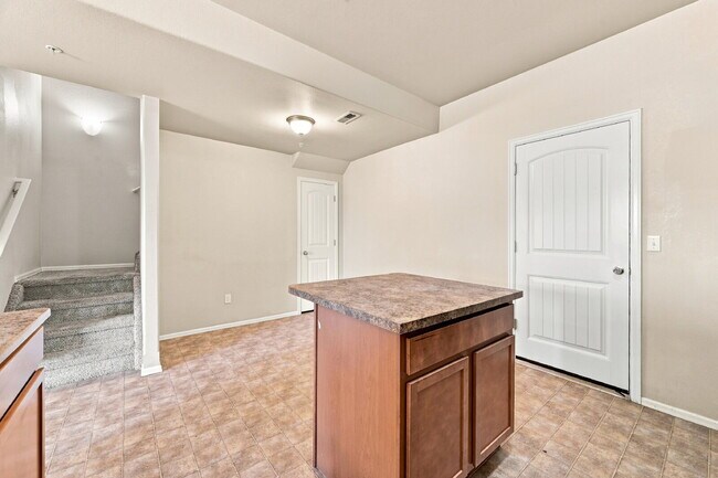 Building Photo - $1,895.95- 3-bed, 2.5-bath townhome in Colorado Springs!
