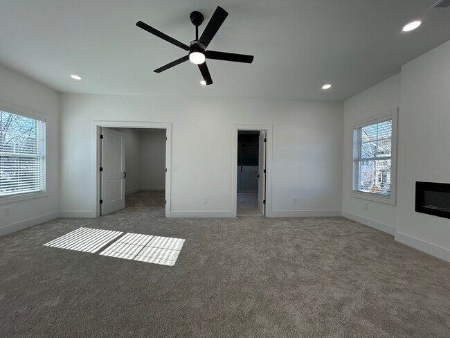 Building Photo - 73 Whitefoord Ave SE