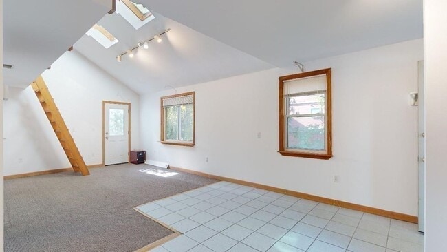 Building Photo - 273 Putnam Ave