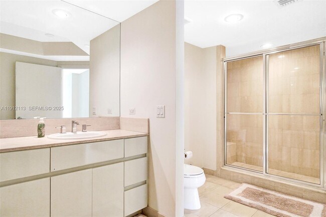 Building Photo - 3000 Island Blvd