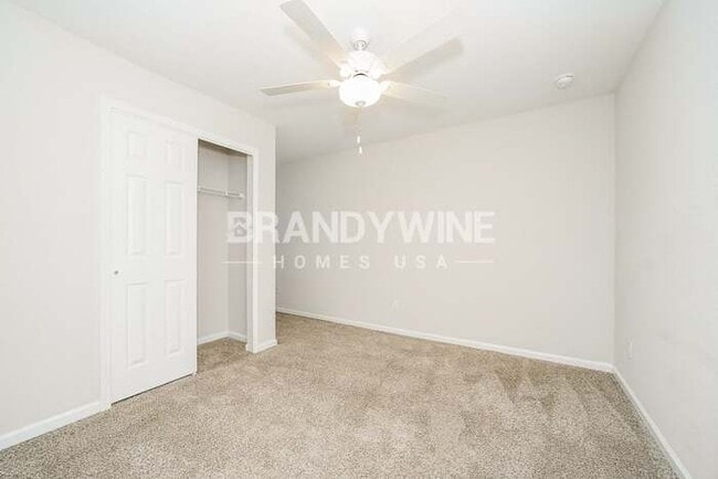 Building Photo - APPLY NOW 3BED 2.5BATH