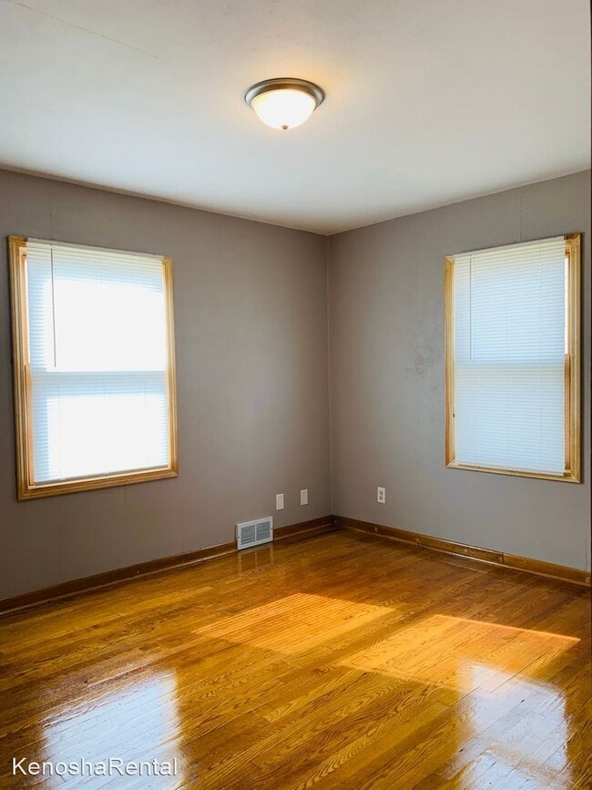 Building Photo - 3 br, 1 bath House - 7807 28th Avenue