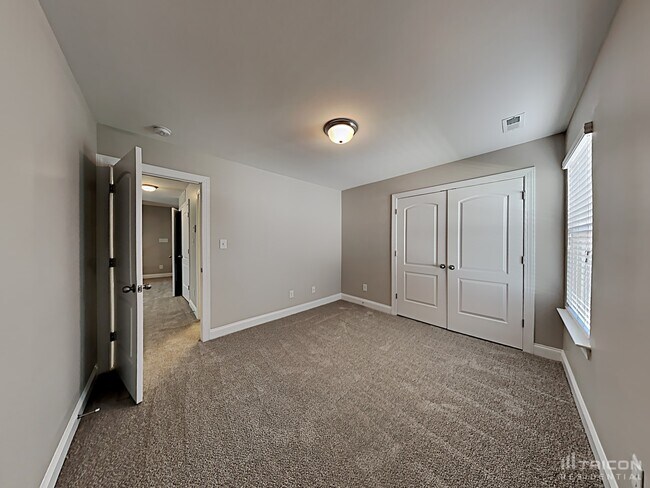 Building Photo - 4428 Redfern Pl