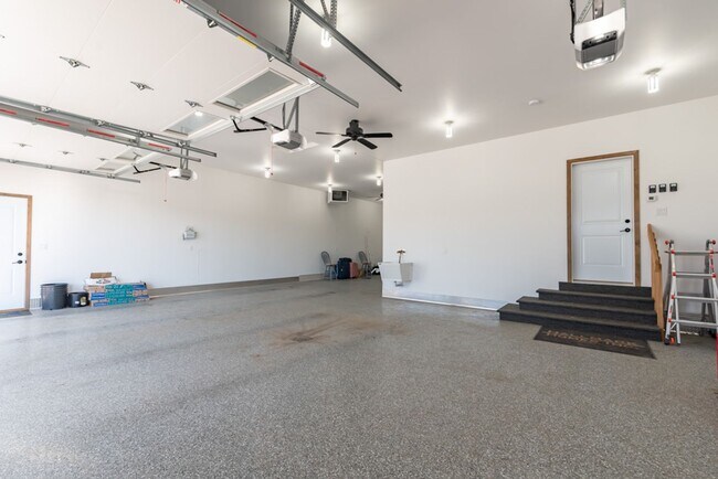 Building Photo - Beautiful Single Family Home in North Bismarck