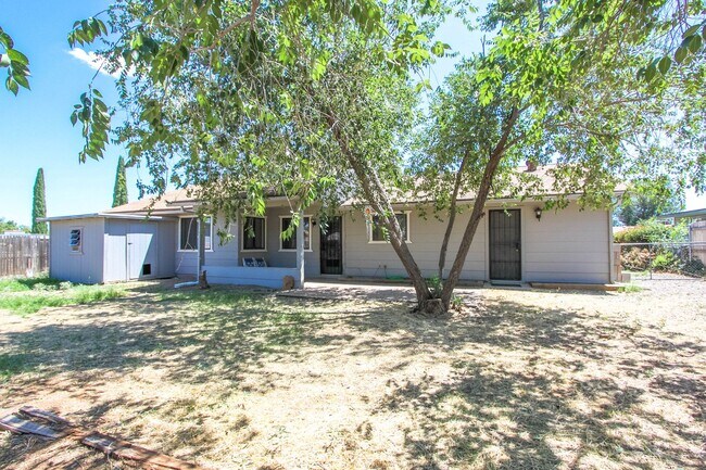 Building Photo - 2850 N Cedar Springs Ln