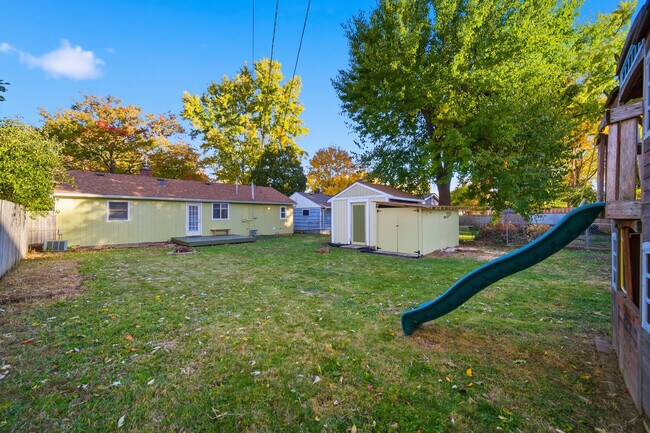 Building Photo - 212 N Knollwood Dr