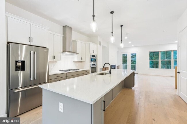 Building Photo - 10113 Dalmatian St