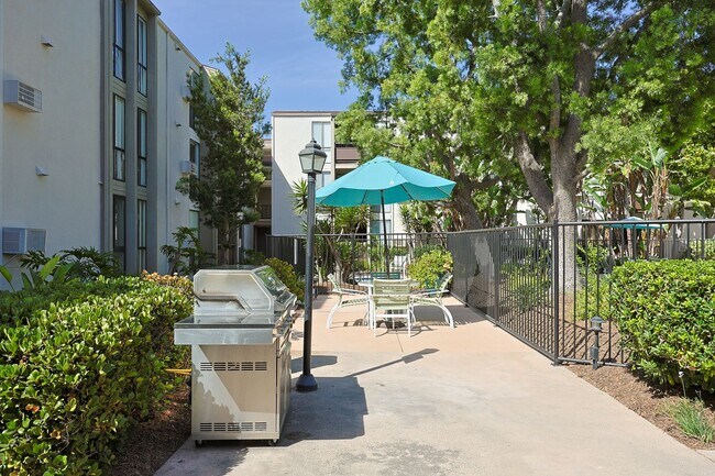 Building Photo - 1 Bed / 1 Bath Condo Near Cowles Mountain – Move-In Special!