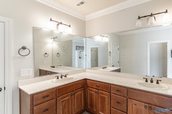 Building Photo - 105 Blanca Dr