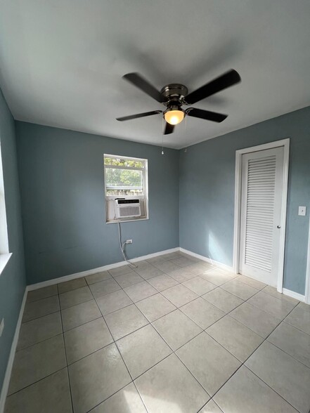 Building Photo - 4643 Myrtle Ln