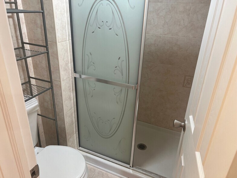 Building Photo - 15139 Beverly Dr