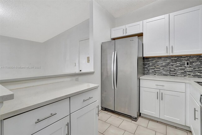 Building Photo - 825 NE 199th St
