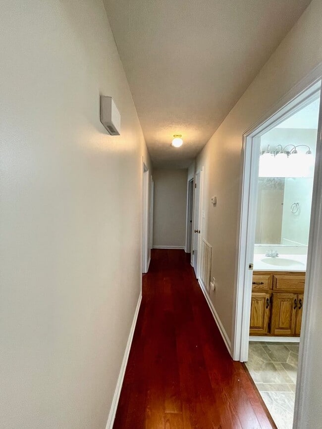 Building Photo - *Reduced Rent* Home Sweet Home