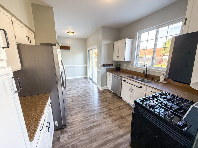 Building Photo - 1629 Silver Springs Ct