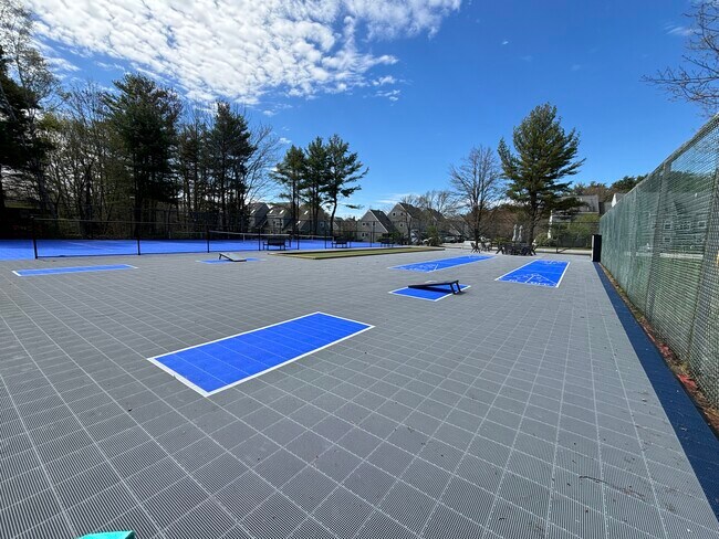 Building Photo - 146 W Grand Ave