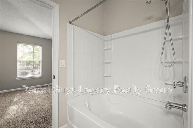 Building Photo - 13354 Solar Dr
