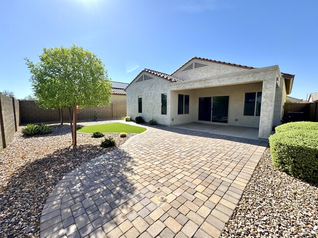 Building Photo - 5576 W Heritage Way