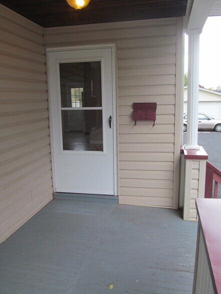 Building Photo - 16 Codington St