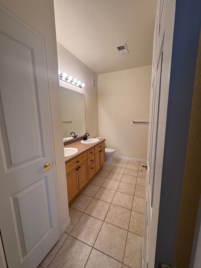 Building Photo - $200 off the first 2 months with an April lease!!!