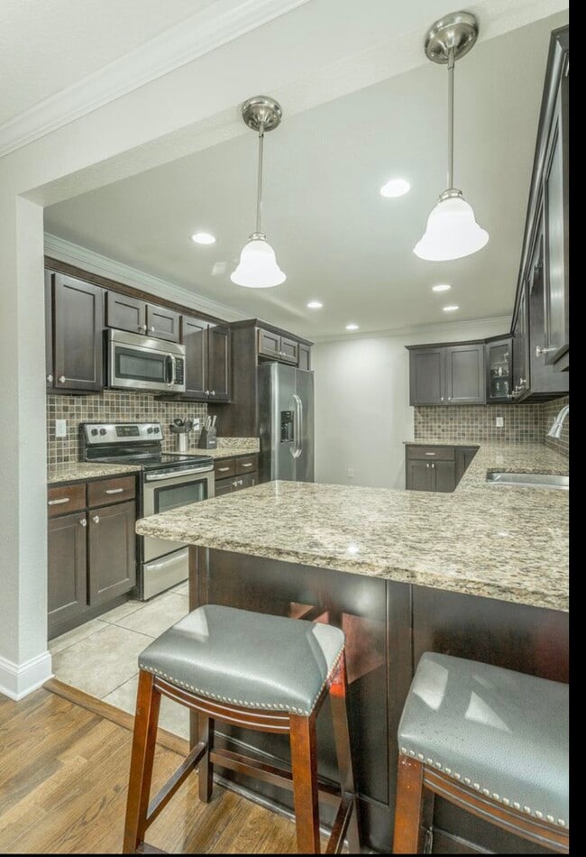 Building Photo - 4800 Maryland Dr